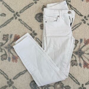Women’s LOFT white modern skinny jeans size 25 petite / 0 petite